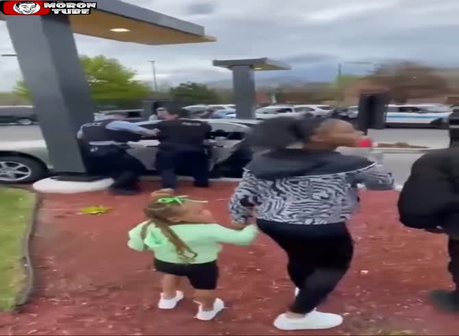 Video :In Chicago, gunmen attack a father, miss, but murder a 7-year-old daughter